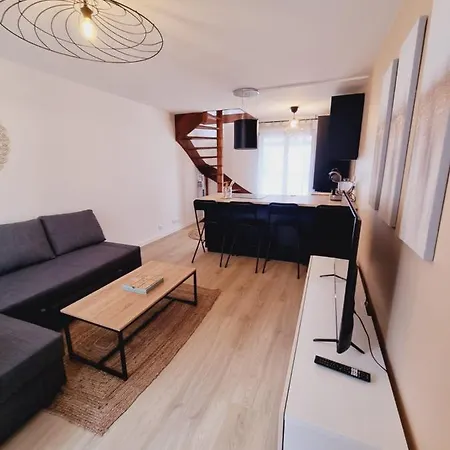 Duplex Neuf Centre Ville Avec Parking Neauphle-le-Chateau Exterior photo